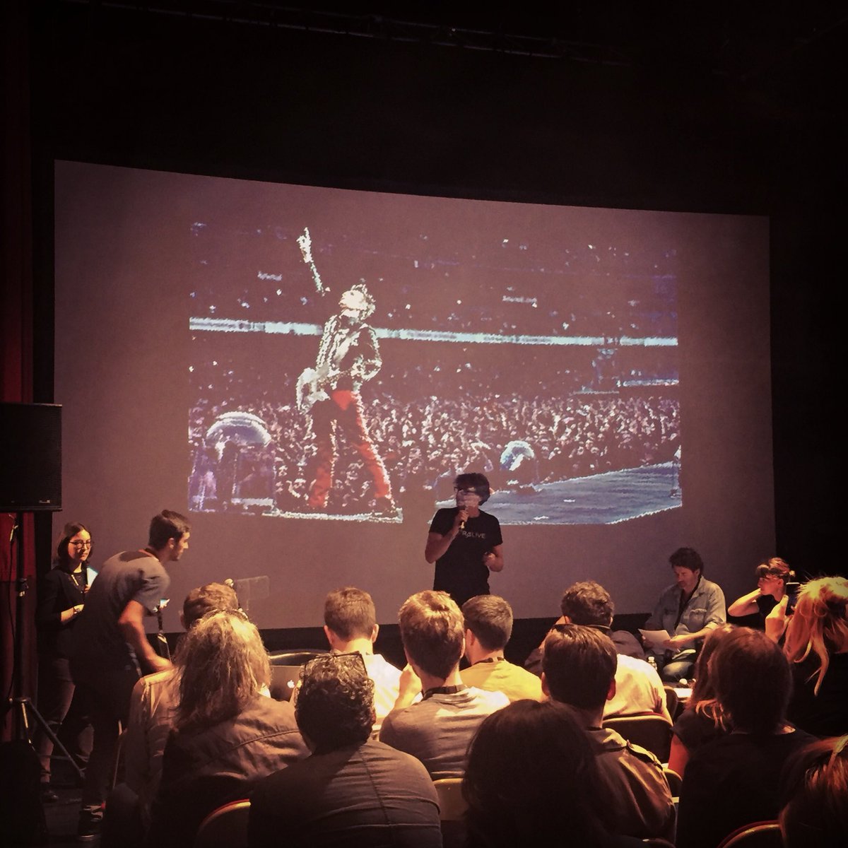 A_Acoustics's tweet photo. Pitch session time @mamafestival #supralive #AugmentedAcoustics @LeTrianonParis https://t.co/K6SEscqn59