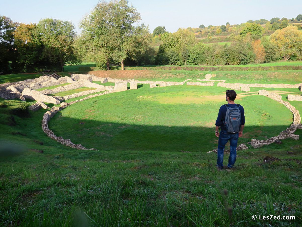 les_zed's tweet photo. A quelques km de #Poitiers, le Site gallo-romain de Sanxay est de toute beauté, surtout quand on est seul avec son #drone 😎 #Vienne86 https://t.co/Yk0jIrs0rz