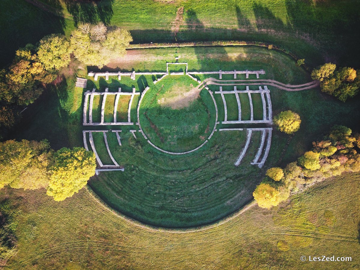 les_zed's tweet photo. A quelques km de #Poitiers, le Site gallo-romain de Sanxay est de toute beauté, surtout quand on est seul avec son #drone 😎 #Vienne86 https://t.co/Yk0jIrs0rz