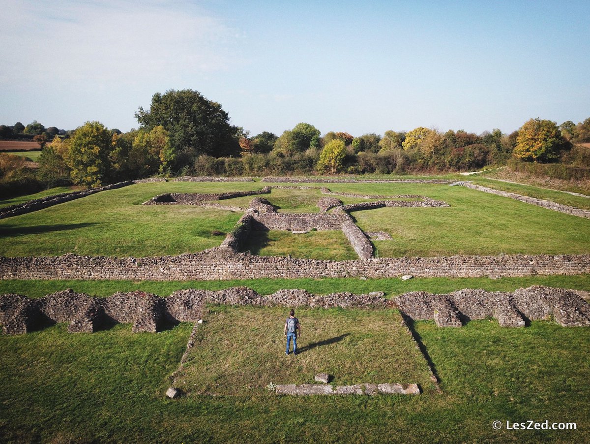 les_zed's tweet photo. A quelques km de #Poitiers, le Site gallo-romain de Sanxay est de toute beauté, surtout quand on est seul avec son #drone 😎 #Vienne86 https://t.co/Yk0jIrs0rz