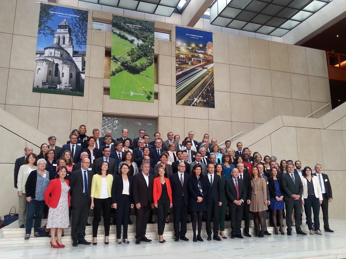 iciloireocean's tweet photo. Le conseil régional des @paysdelaloire avec sa nouvelle présidente @C_MORANCAIS https://t.co/0eu485ikek