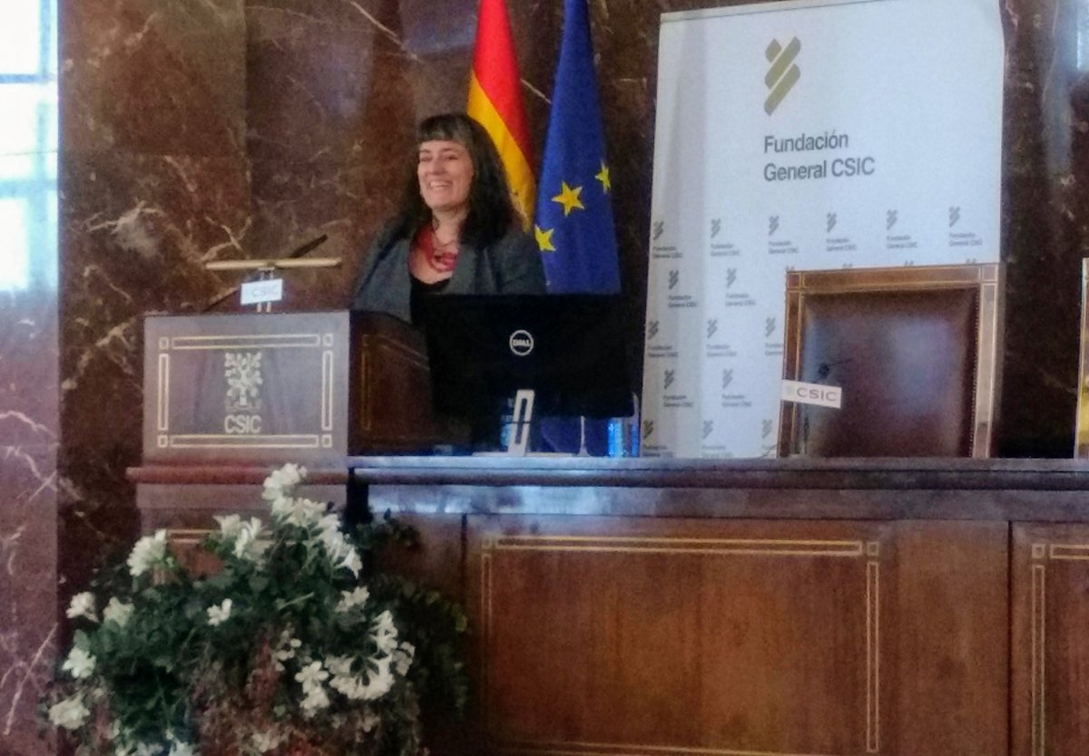 CSICCat's tweet photo. ¿Por qué colapsa una sociedad? @debzurro @imfcsic explica el #videojuego de #arqueología y #simulación @evoPlanetGame en #ProgramaCOMTE https://t.co/tcDtiwqEE5