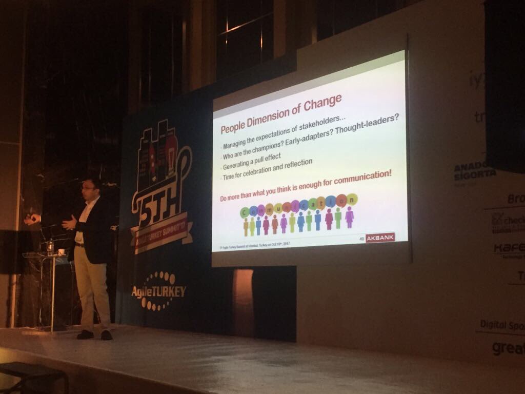 AgileStudio1's tweet photo. 110+ Scrum takımı ile devam ettiğimiz Agile Dönüşüm yolculuğumuzu @ilkeraltintas Agile Turkey Summit ‘17 te anlatıyor 🚀 #atsummit https://t.co/a5ZCH2rFFN