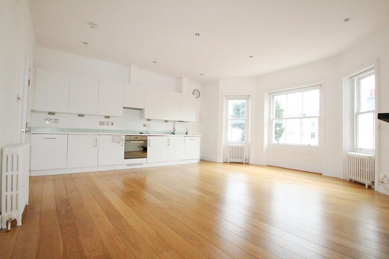 LeadersWestern's tweet photo. DON'T MISS OUT! A #beautiful 2 bed, close to the popular #7dials and offered #unfurnished! CALL US NOW https://t.co/ZC4t0GgISr https://t.co/tb9zroGQfM