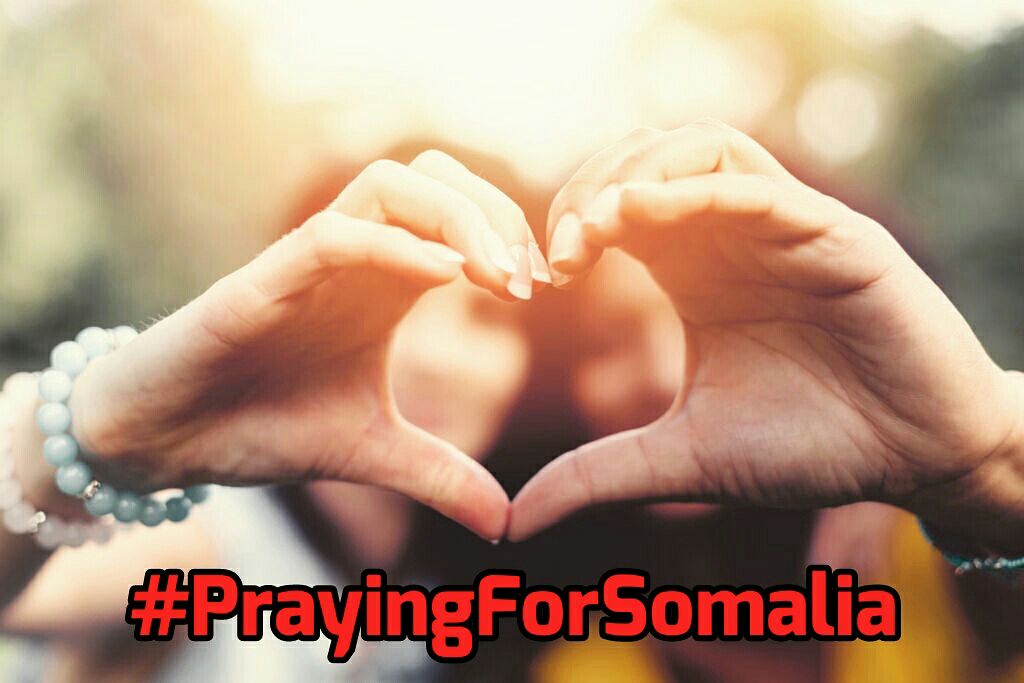 Silêncio ensurdecedor da mídia com relação ao atentado é seu poder de determinar por quem você deve ou não se comover #PrayingForSomalia