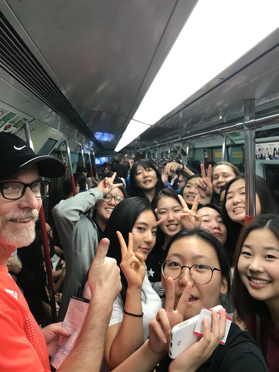 sweetthunder413's tweet photo. Seven games in 2 days of volleyball = subway and night market out in 🇭🇰 Hong Kong! #ACSC2017 #KnightsRok #girlsvolleyball 🏐 https://t.co/AYkLV12AKl