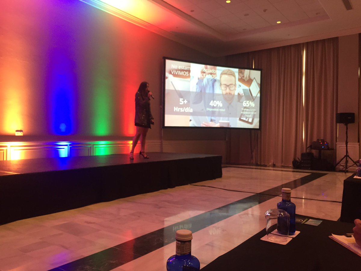 Los3Guisantes's tweet photo. Ahora Laura Troyano 👏🏻👏🏻@googlepartners "soluciones publicitarias" @GoogleES #SurEvent https://t.co/XMnFVjP1u6