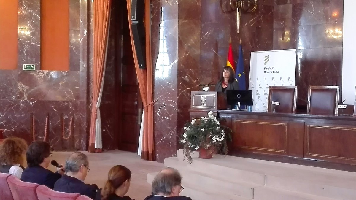 imfcsic's tweet photo. Débora Zurro @imfcsic presenta en #ProgramaCOMTE el videojuego @evoPlanetGame, desarrollado con participación del grupo @CaSEsbcn @SimulPast https://t.co/9zyGh8CZeT
