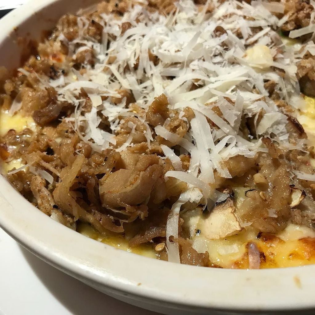 itinologycom's tweet photo. 피자는 퍼먹어야 함. @ 미즈콘테이너
#피자 #미즈콘테이너 #pizza #miescontainer #pizzaonspoon
#저녁 https://t.co/BDjiVrepkt https://t.co/Ob97NrwVlr