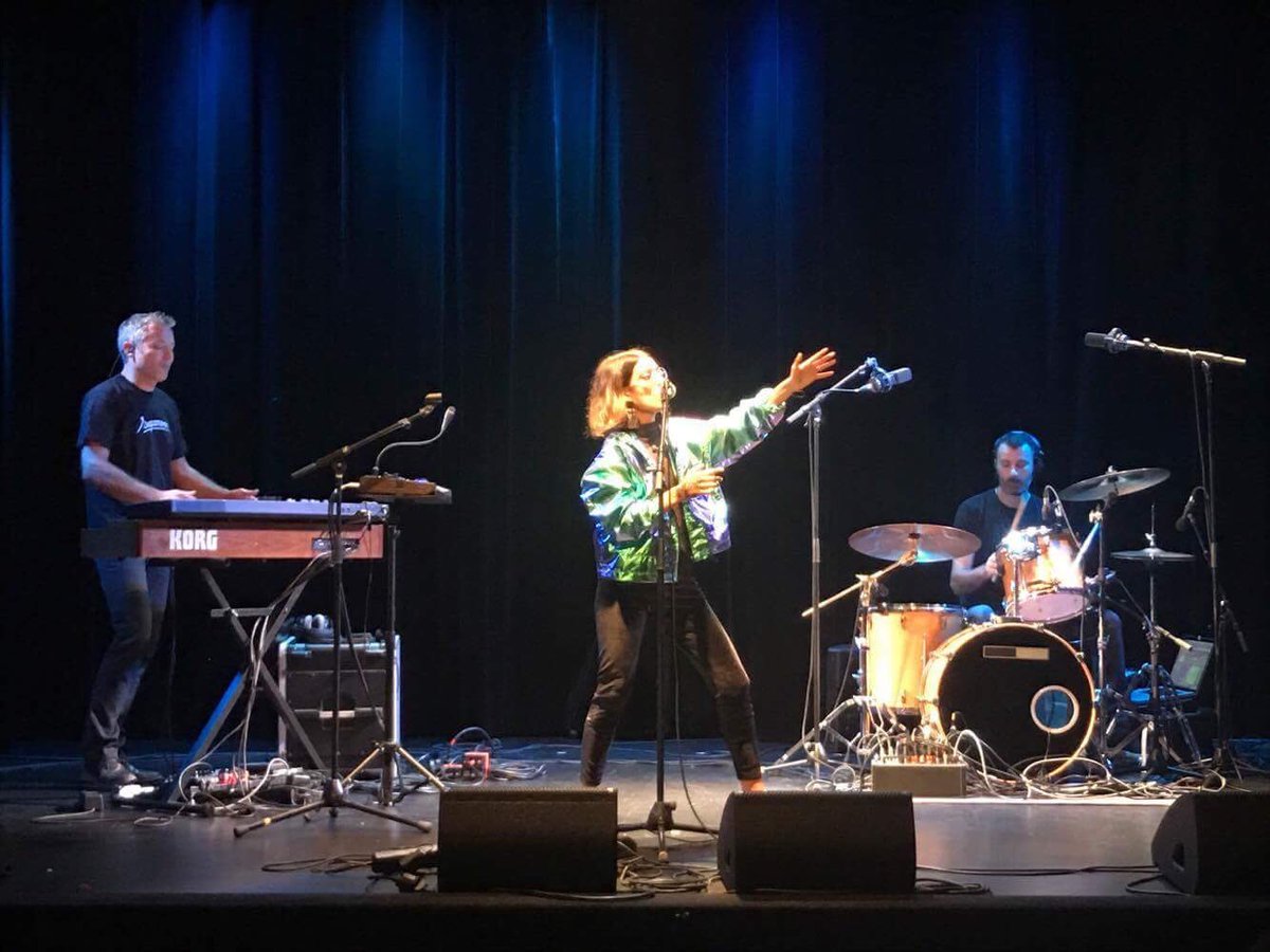 MaMAevent's tweet photo. SHOWCASE: le 66 part en live !
Maintenant à la @COMEDIEDEPARIS with #Supamoon https://t.co/JM5S8i3lyR