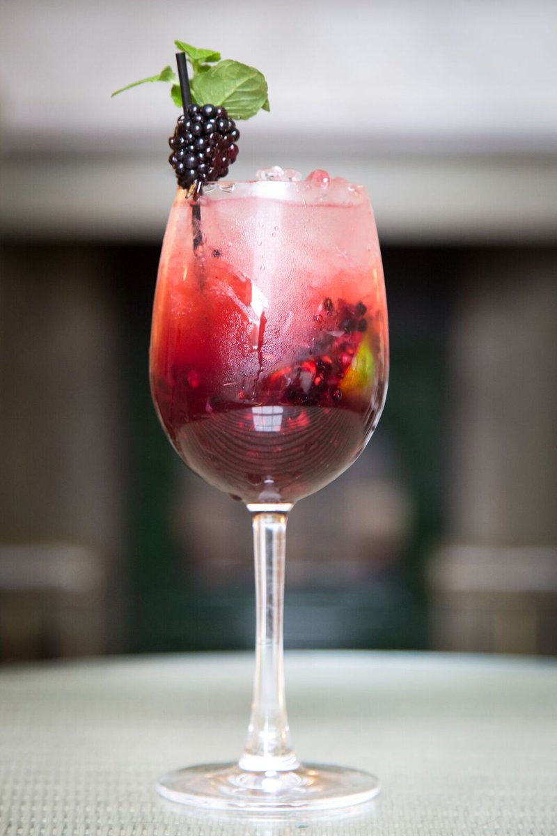 Langarhallhotel's tweet photo. BERRY NICE- those rich Autumn colours all parcelled up with a big splash of vodka! delicious! #berycocktail #autumn #vodka #langarhall https://t.co/6Ii6DT1BkI