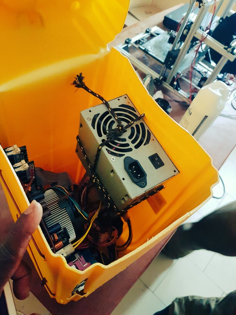 herrvios's tweet photo. Mes #encouragements  à @BLOLAB_BENIN que J'ai  rencontré à #Cotonou  🇧🇯 https://t.co/HpTnZ8dZbX