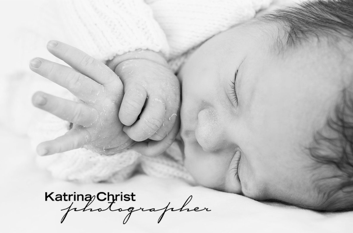 “As you fall in love with your little one, we will find that picture.” buff.ly/2f2FUnb