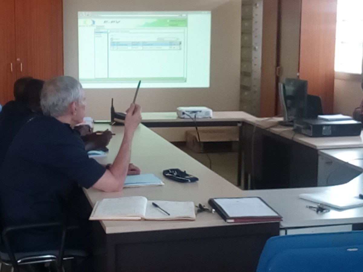 JUSTINTCOMM's tweet photo. #Gabon Jeudi 19 octobre 2017, présentation de l'application de gestion des PV (E-PV) par DRD-@ANINFGA en présence du PSDSI et @JUSTINTCOMM https://t.co/S67HyPuGZg