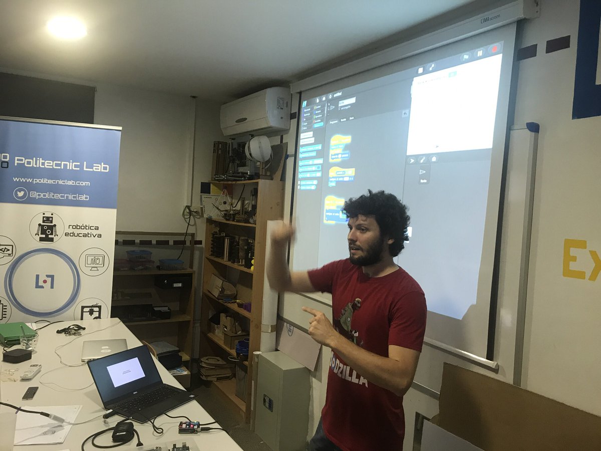 mcarrerasg's tweet photo. Snap4Arduino @bromagosa @LiceuPolitecnic #FabLabSchool #SAPYoungThinkers @SAPNextGen @ihoffmannlopez @rosenbergann @ChrisMariaBauer @moenig https://t.co/NjNwoZDUZv
