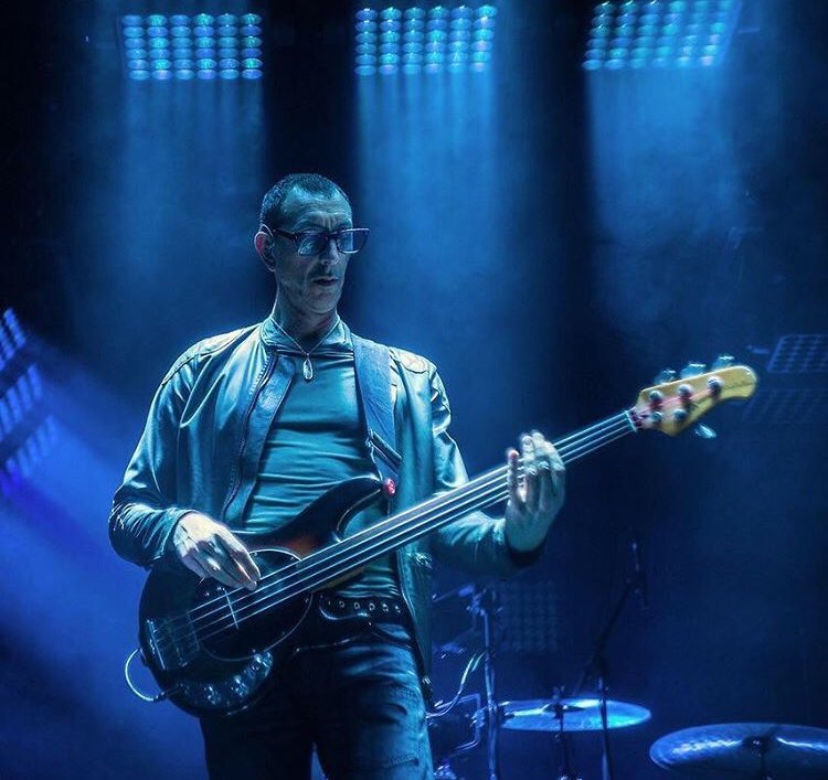 Happy belated 60th birthday to Pino Palladino! (Oct/17)  