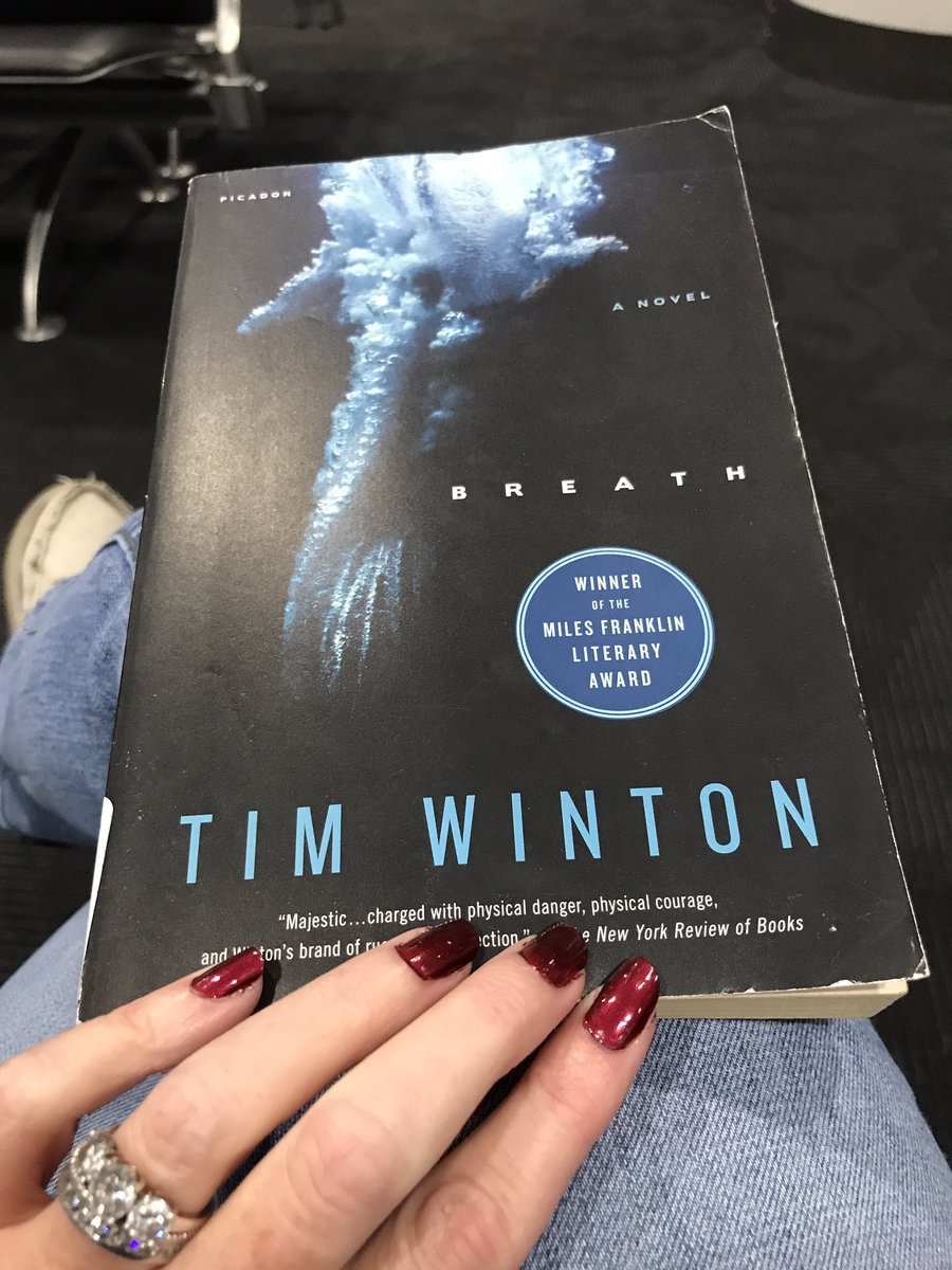 desr1300's tweet photo. Best part about waiting in an airport..... #breath #booksmakemehappy #surfing #findingyouridentity  ✈️📚❤️ https://t.co/AfkCVrYyrt