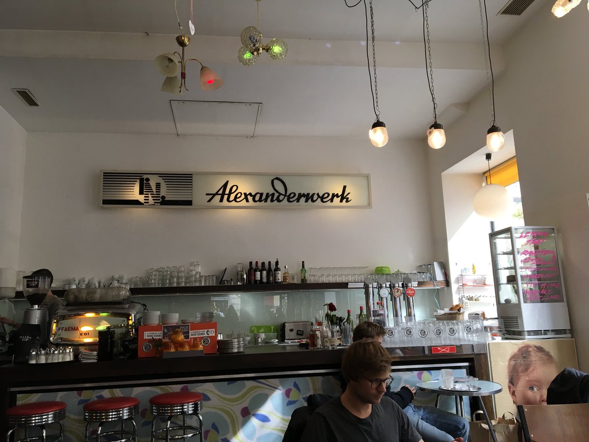 Stuart_Gemini's tweet photo. I clearly am working! #philcafe #vienna #lunch https://t.co/9SOFSYdYxU