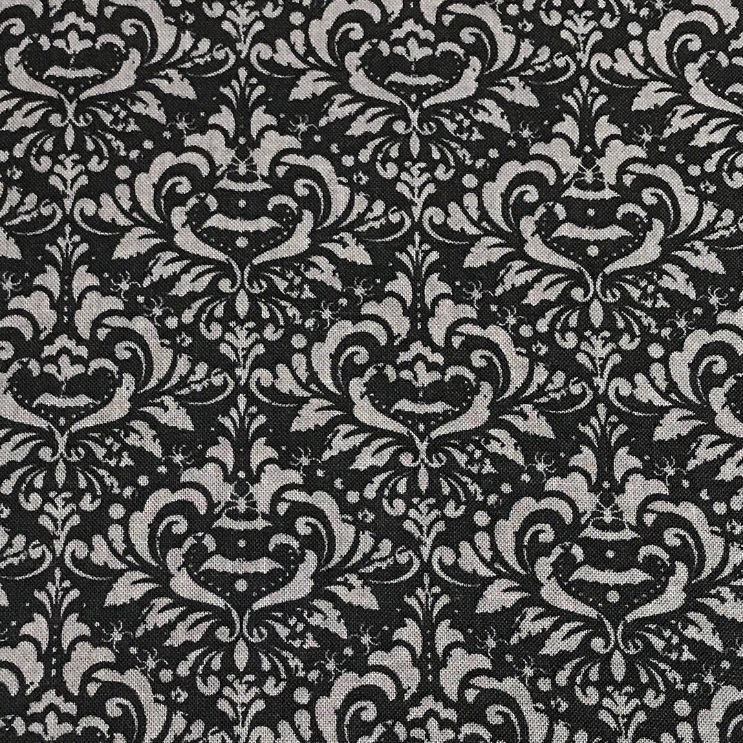 Wowfabric 輸入生地店 海洋生物 宇宙柄など 一見普通でもよーく見るとコウモリや蜘蛛が潜んでいるダマスク柄です 甘いだけじゃなく少し癖のあるものが好きな乙女におすすめです さりげなくハロウィン気分を味わえます T Co Rha3lirei9