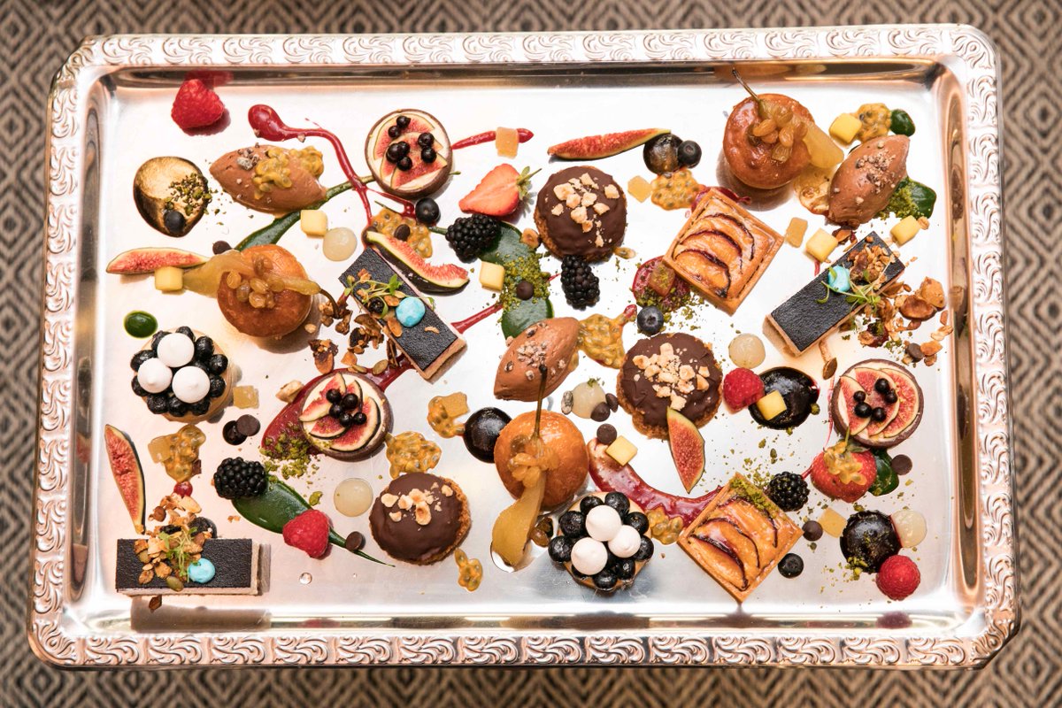Forget bottomless bubbles, <a href="/GalvinAthenaeum/">GalvinAtTheAthenaeum</a> have launched bottomless puddings. Unlimited cheesecake? We’re sold: 
bit.ly/2ilAnN3  🍰