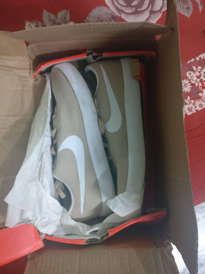 AnamMathew's tweet photo. @myntra @MyntraSupport I received an entirely different &amp; used product,even initiated return request but no response Shipment no- 1541029304 https://t.co/eUFBDv9H2c
