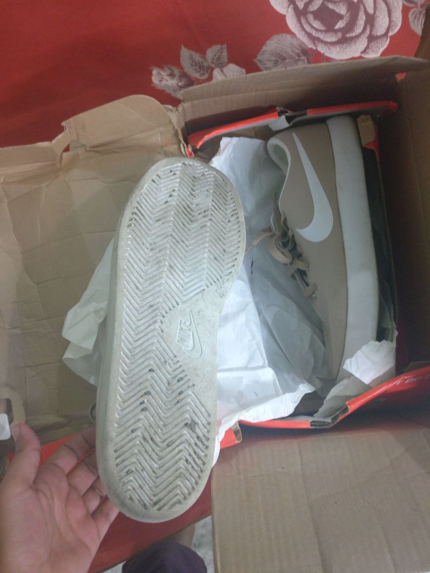 AnamMathew's tweet photo. @myntra @MyntraSupport I received an entirely different &amp; used product,even initiated return request but no response Shipment no- 1541029304 https://t.co/eUFBDv9H2c