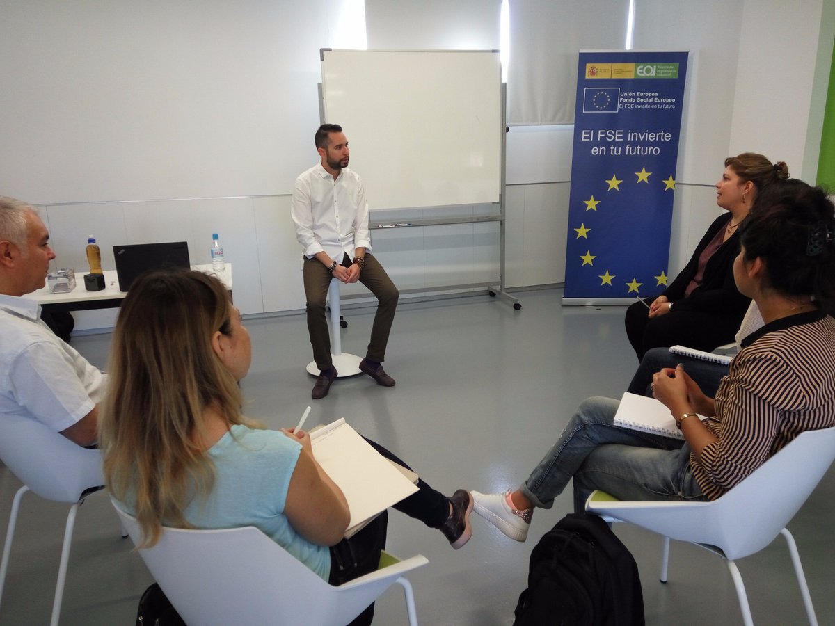 YumaBosquet's tweet photo. Esto es 1 muestra de las sinergias y networking q hace posible el Programa #Coworkings @eoi #PabloCabezuela #CwAlicante y #CwElche unidos https://t.co/3qpzsNRuoe