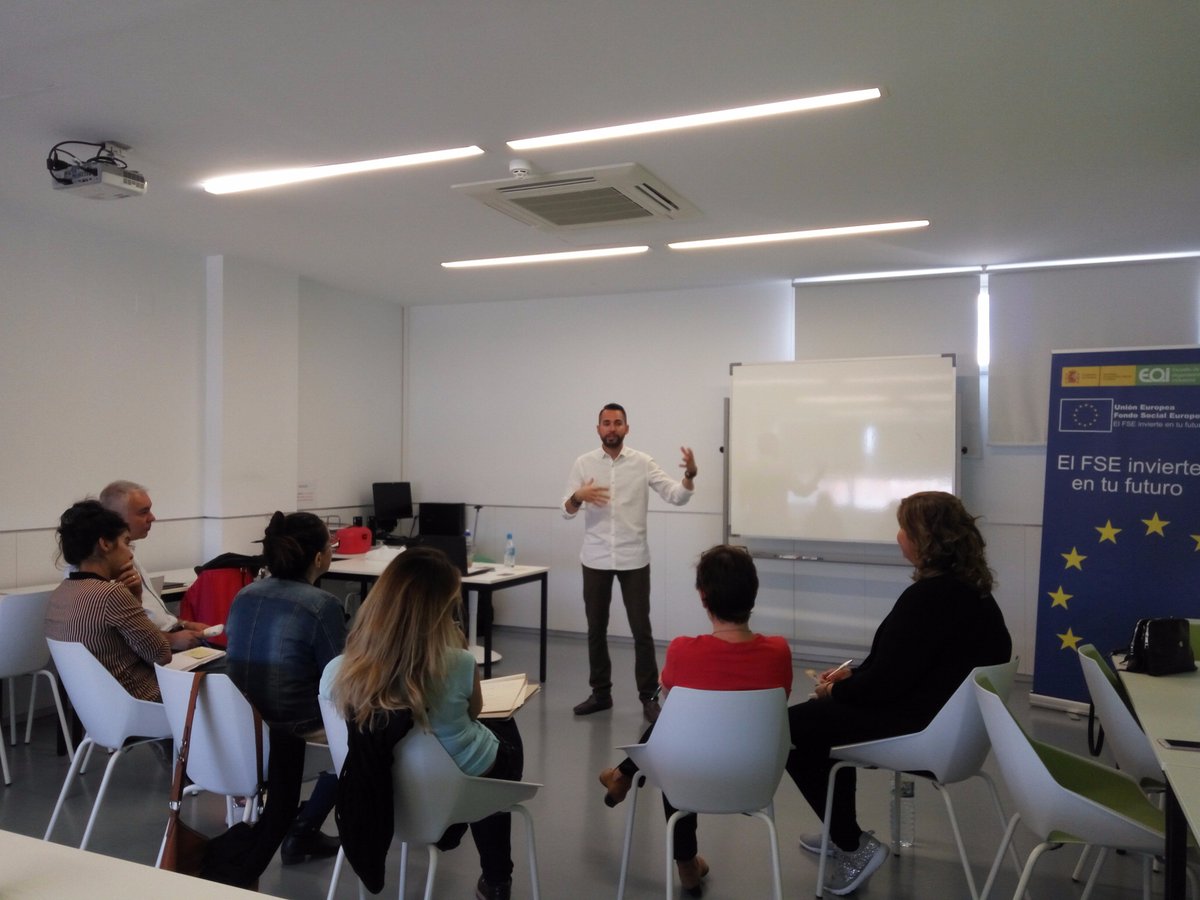 YumaBosquet's tweet photo. Esto es 1 muestra de las sinergias y networking q hace posible el Programa #Coworkings @eoi #PabloCabezuela #CwAlicante y #CwElche unidos https://t.co/3qpzsNRuoe