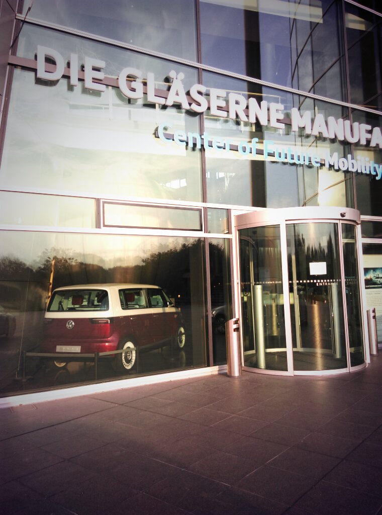 haridimos's tweet photo. My location for the last past 2 days. Quite impressive #HTVD17 #VWfactory #FreshStrips https://t.co/QeXfsiq96O