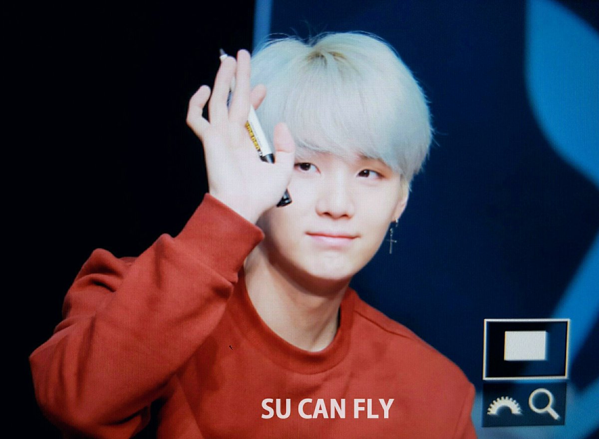 SU CAN FLY tweet media