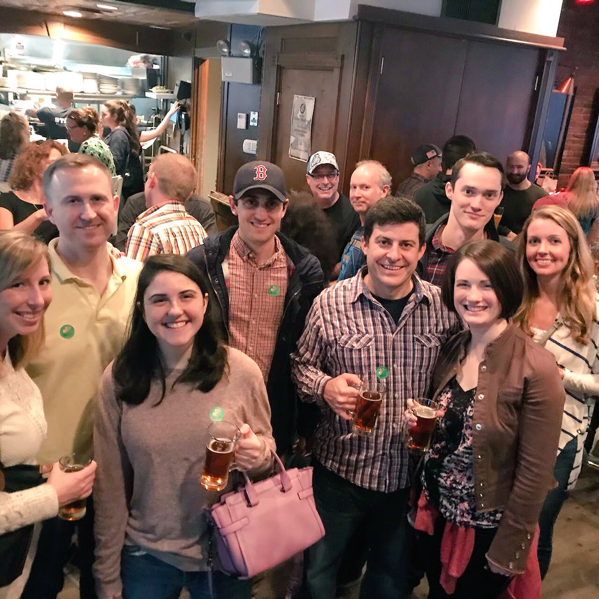 BostonCrawling's tweet photo. Cheers to these crawlers enjoying a local brew on our Freedom Trail Pub Crawl! #bostoncrawling #historyandbeer #daydrinking #bostonbeers https://t.co/ow1rJ8s9SV
