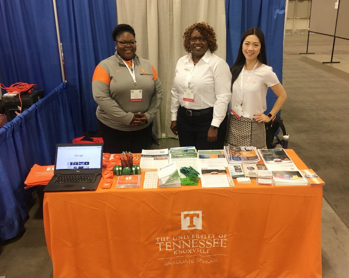 CHEMISTRYUTK's tweet photo. #utkchem @UTKPEER at #SACNAS2017 #SaltLakeCity https://t.co/8aBKZYJoJw