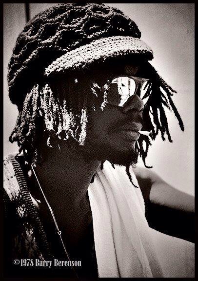 KareBearLister's tweet photo. 🙏🙏🙏 The Tuffest! Bush Doctor. OG. Herbalist. Give Thanks King Peter TOSH. BLESSED EARTHSTRONG. we love You ☺️❤️🔥🍁 https://t.co/QhUSrgAOQa