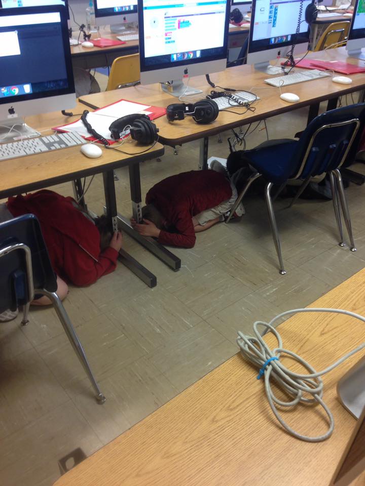 RichlandSCS's tweet photo. Our school participated in the Great #ShakeOut at 10:19 a.m. @SCSK12Unified @SCSNewsroom https://t.co/HAxjv9SlXV