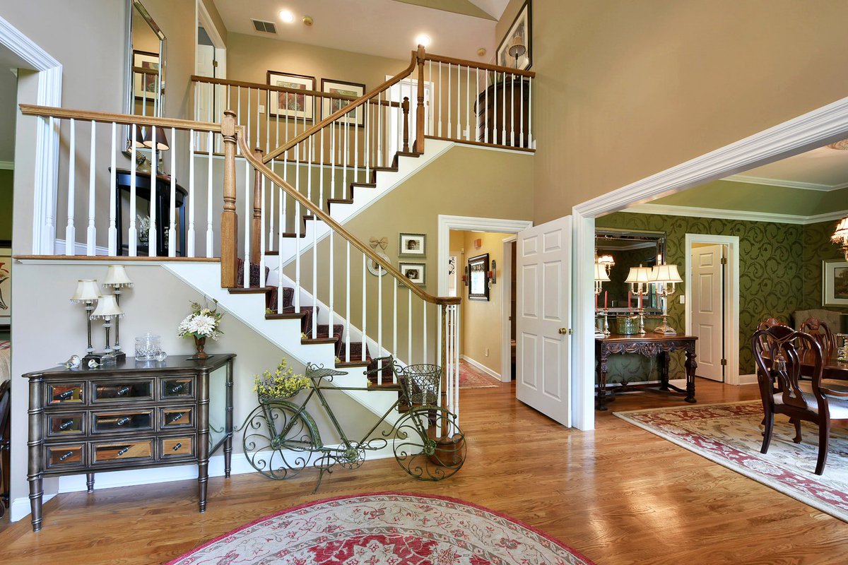 NJHomeScene's tweet image. A spectacular showpiece home in #RandolphNJ #DreamHome #ShongumLake #RealEstate ow.ly/DvEr30fZFfa Lots of Pictures, Plans &amp;amp; VIDEO!