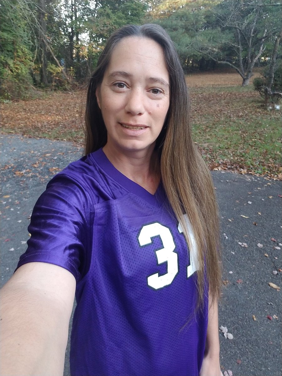 KasakNicole's tweet photo. Wearing purple today bringing awareness to Domestic Violence.
#PurpleThursday
#DVAM2017
#BeTheGive
#EnoughisEnough
#ThirtyOneGives https://t.co/n6AlbDrNOT