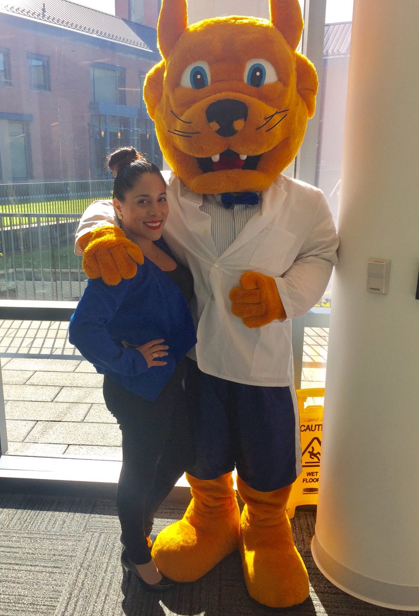johany_glen's tweet photo. So proud of our new #BrowningHall @websteru + I get to hang with the #Gorlok ❤️ #STEM https://t.co/XZx0X68fxh