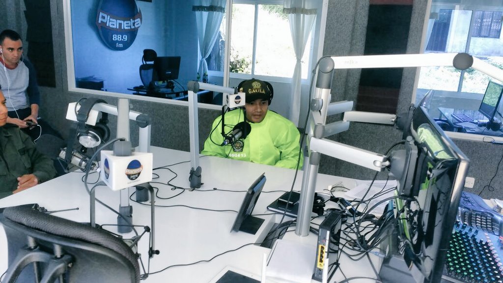PoliciaCauca's tweet photo. #Enterate @GaulaPolicia, realizo conferencias y jornadas radiales contra la extorsión en la sierra ¡Yo no pago yo denuncio!#MTI. https://t.co/HeE6G8Fyd8