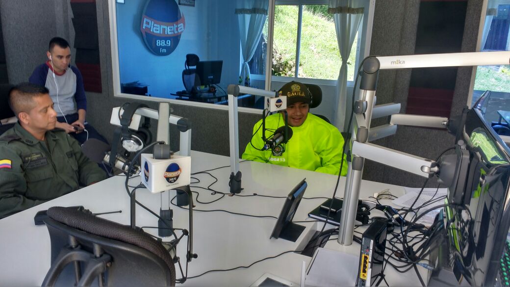 PoliciaCauca's tweet photo. #Enterate @GaulaPolicia, realizo conferencias y jornadas radiales contra la extorsión en la sierra ¡Yo no pago yo denuncio!#MTI. https://t.co/HeE6G8Fyd8