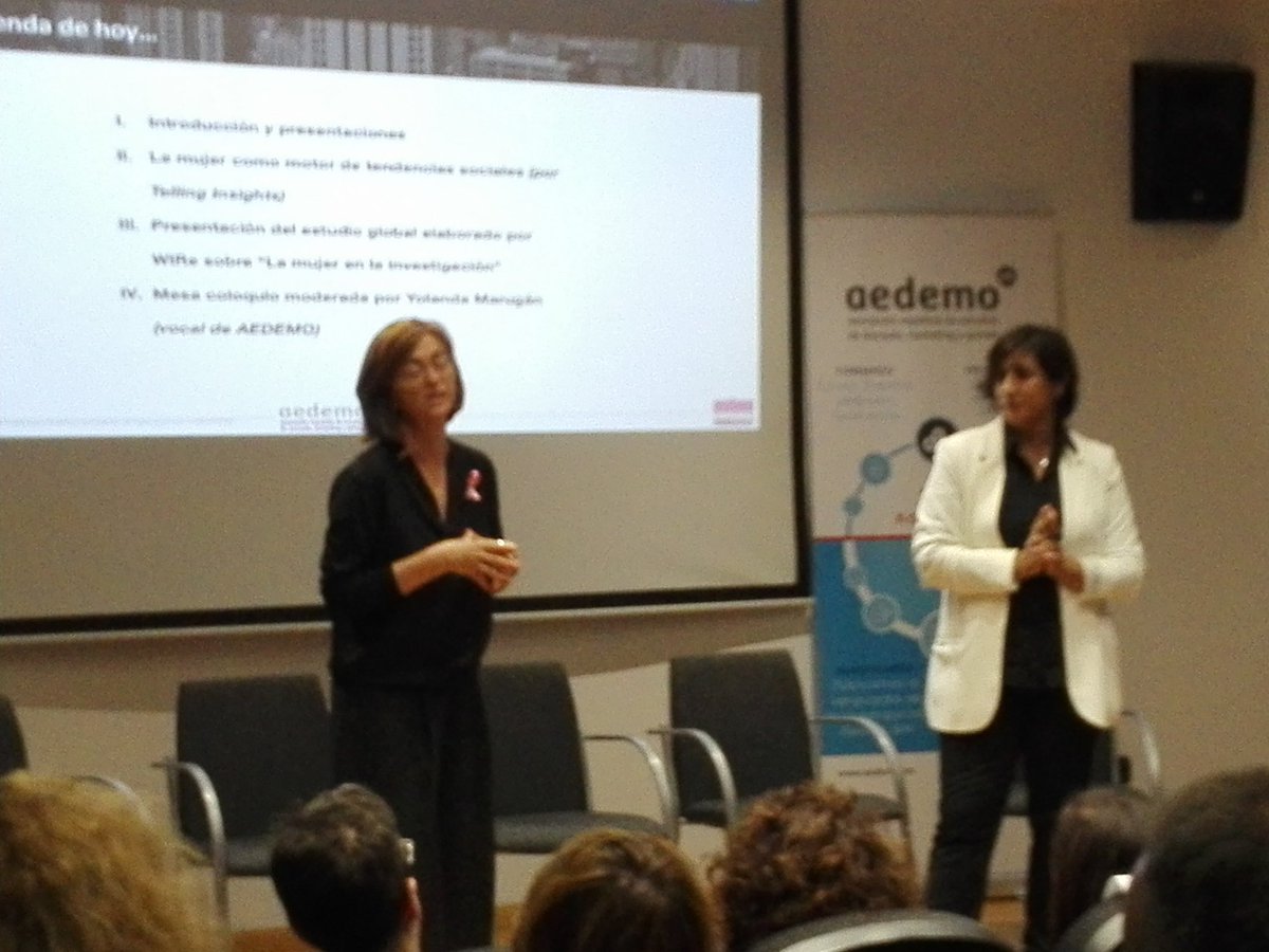 Comienza el evento woman research. Muy interesante.