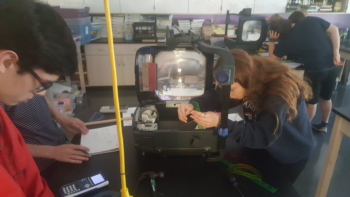 Intensified physics students engaged in authentic learning of optics with ancient tech. <a href="/YorktownHS/">Yorktown High School</a> @APSscience <a href="/physicsROCS/">Deborah Waldron</a> <a href="/APSVirginia/">Arlington Public Schools</a>