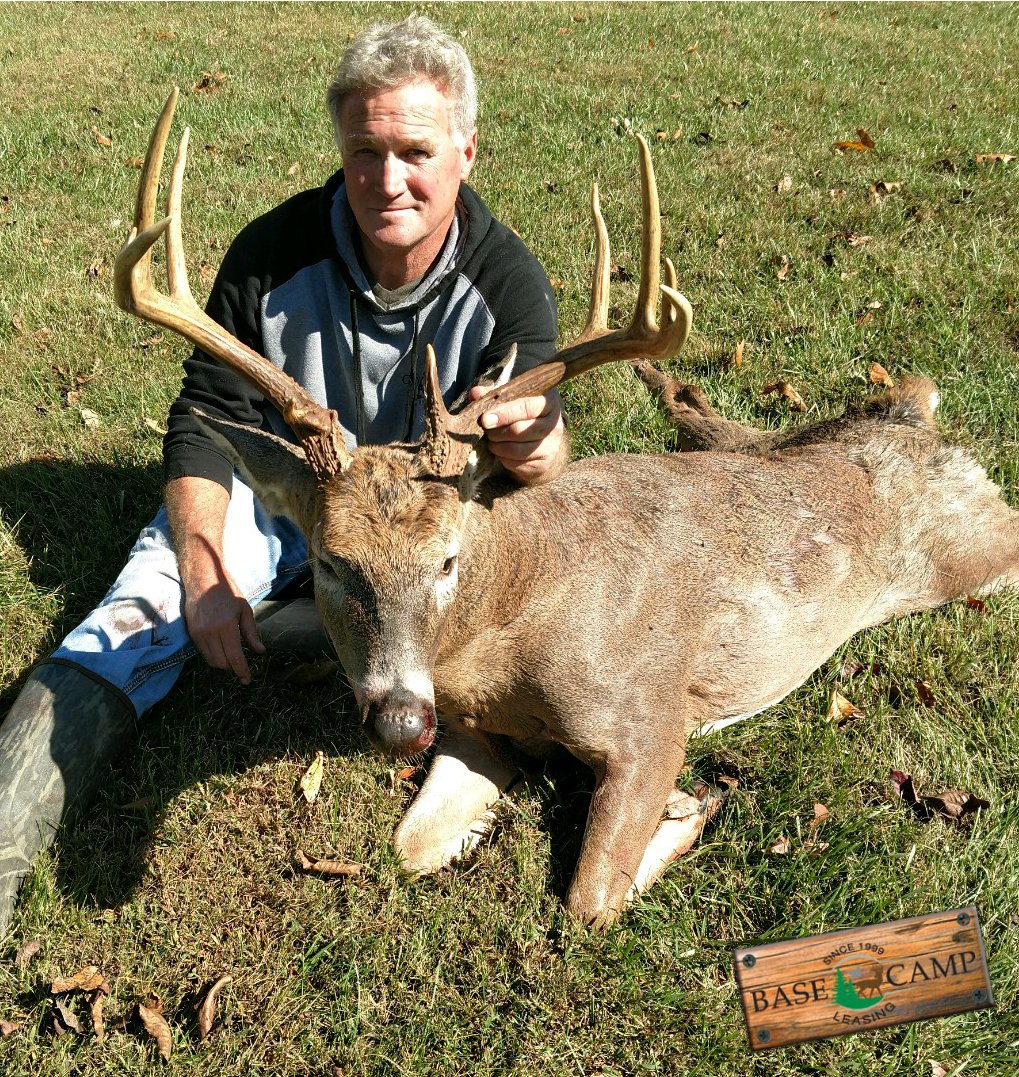 BaseCampLeasing's tweet photo. Congratulations Guy! Great looking KY buck! #Kentuckywhitetails #Kentuckyhunting #Kentuckybuck #BaseCampLeasing https://t.co/Jsnu5G0Bsy