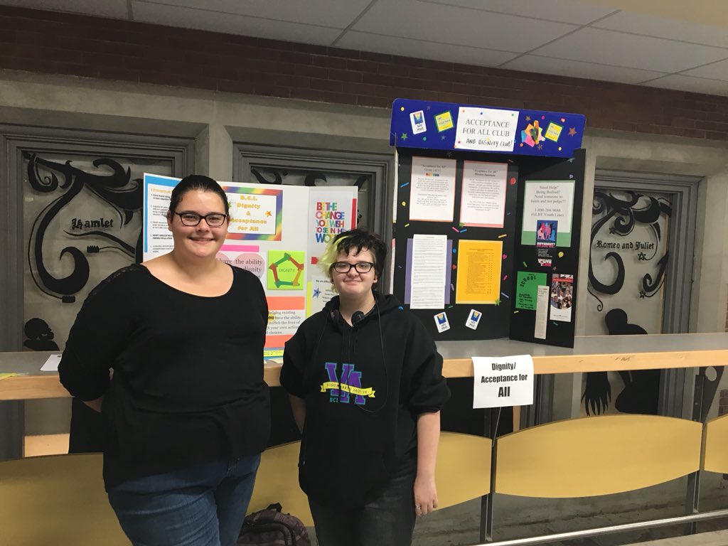 BCI_Library's tweet photo. So many awesome clubs for @BCIVS students #SpiritFair #MustangPride #TrueBlueandGold https://t.co/uvO0Lrt52B