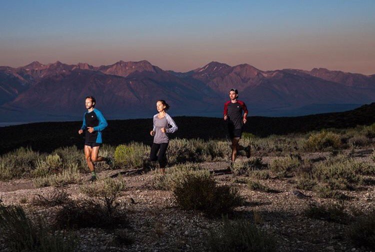 runinrabbit's tweet photo. Chasing the 🏔 sunrise with some fast 🐰s!

#BornToRunFree
#runinrabbit

📷: @CPondella https://t.co/XsubEW0Ziw