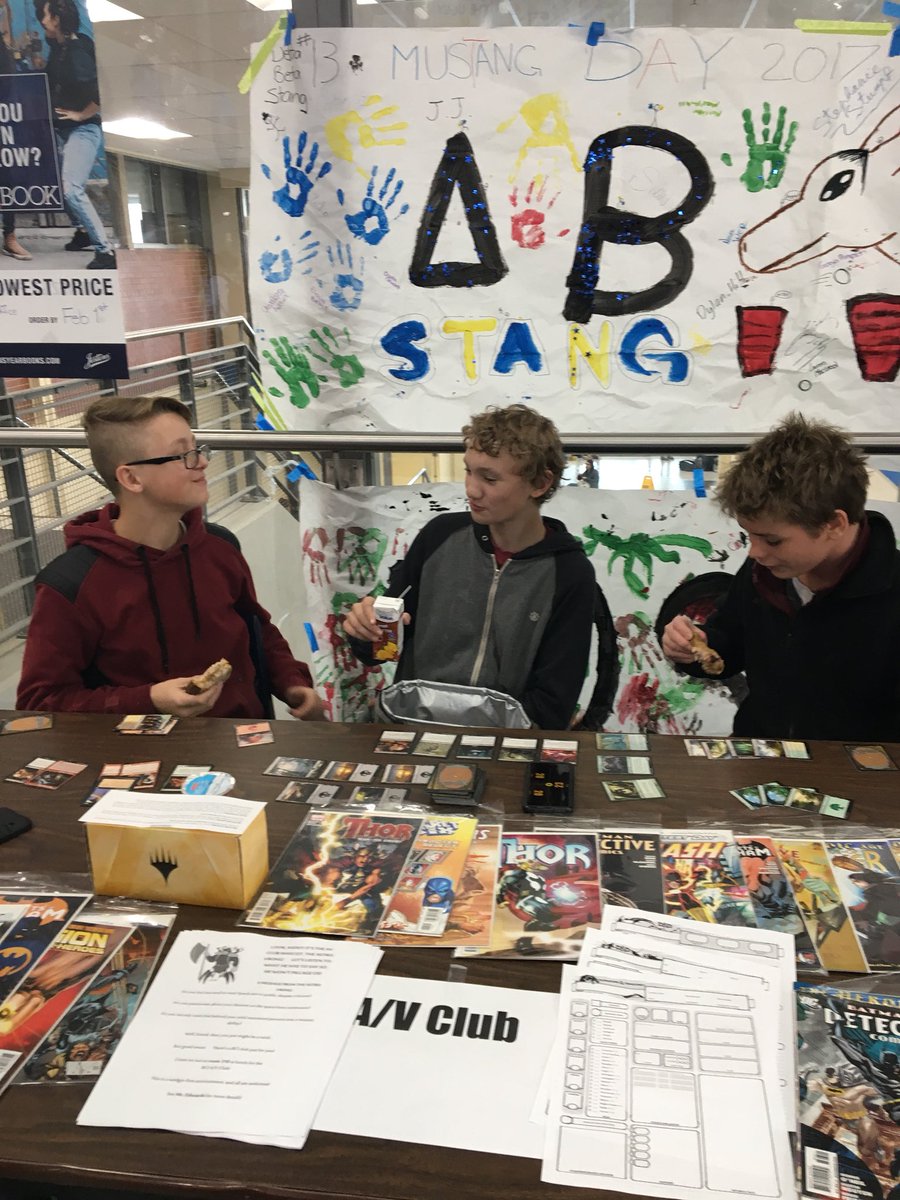 BCI_Library's tweet photo. @BCIVS So many clubs and teams, do little time! #SpiritFair #MustangPride #iwanttojointhemall #keenerproblems @GEDSB https://t.co/Hf73jiLAu6