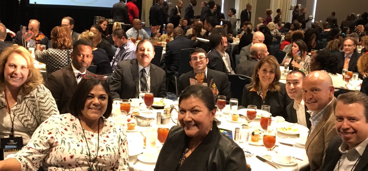 SheRaisesUpKids's tweet photo. Excited to see @BillGates @GreatCitySchls luncheon with @SAISD @SAISD_Supt cabinet staff and board members @Naca43 @MayorEdGarza @SethSAISD https://t.co/S1Uf2iNXFV