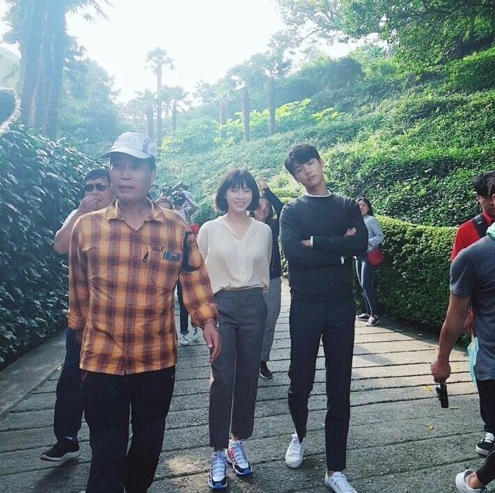 DMg7nlxUQAA2mZ9.jpg:large