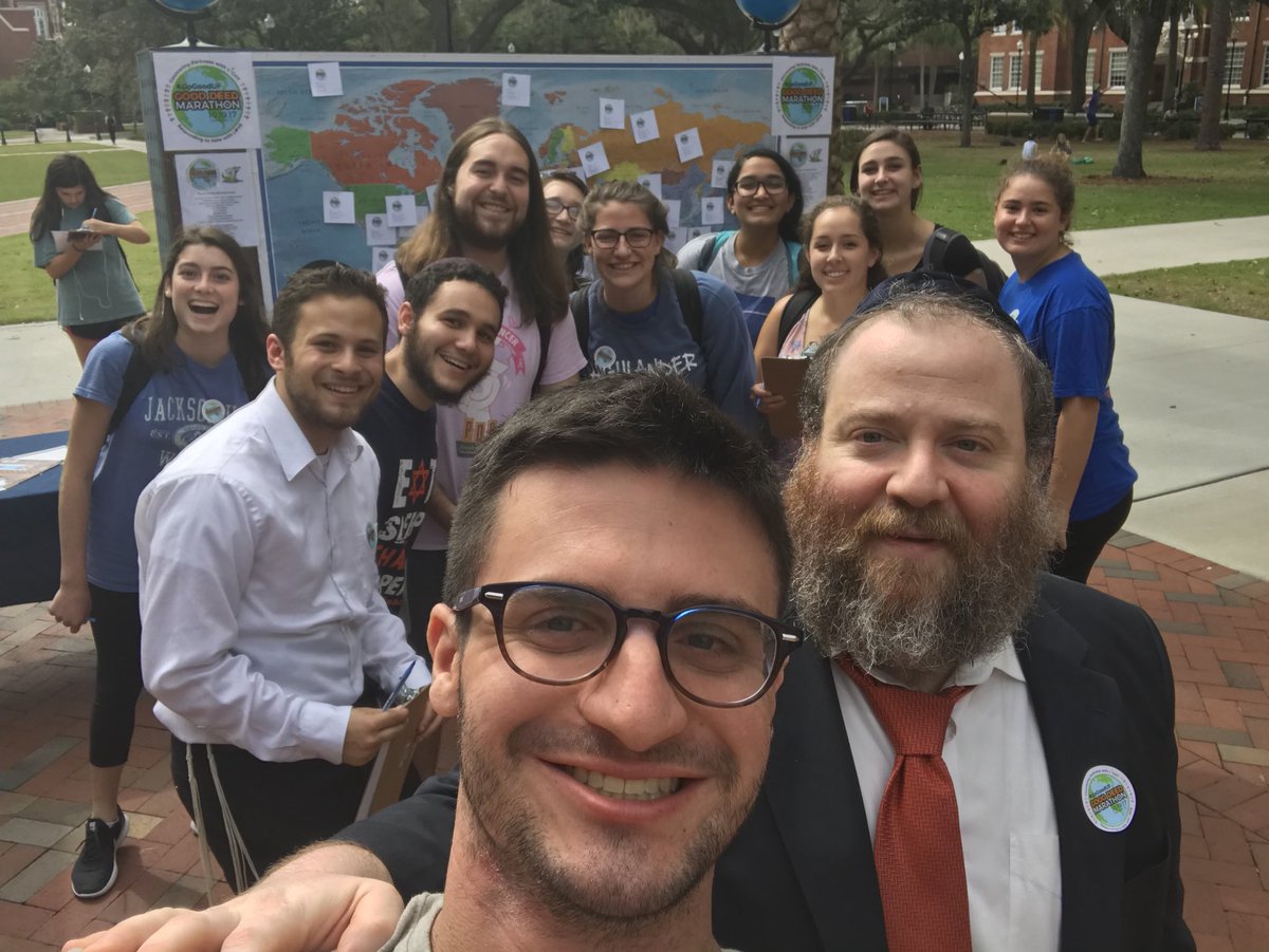 EllmanTyler's tweet photo. @JewishGator Having a blast at the Good Deed Marathon! #DoGoodUF #TogetherUF https://t.co/IbMPKlx7CQ