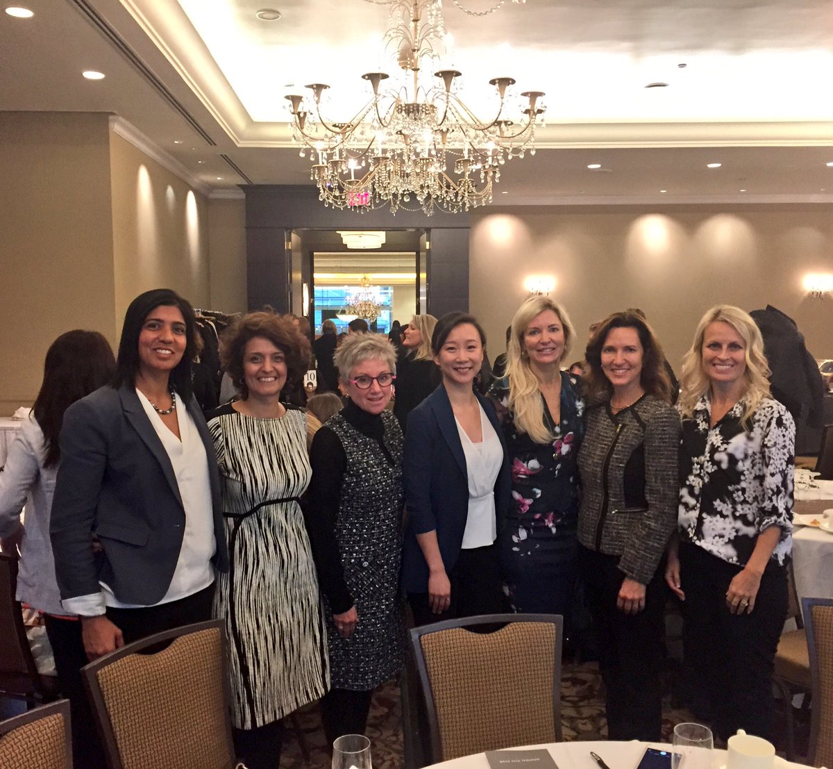 NargesNirumvala's tweet photo. What an amazing morning w/ these powerful #women at @WXN breakfast learning from @DebbyCarreau of @InspiredHRltd #WXN #PhaseNyne #Vancouver https://t.co/PvNMTagfps