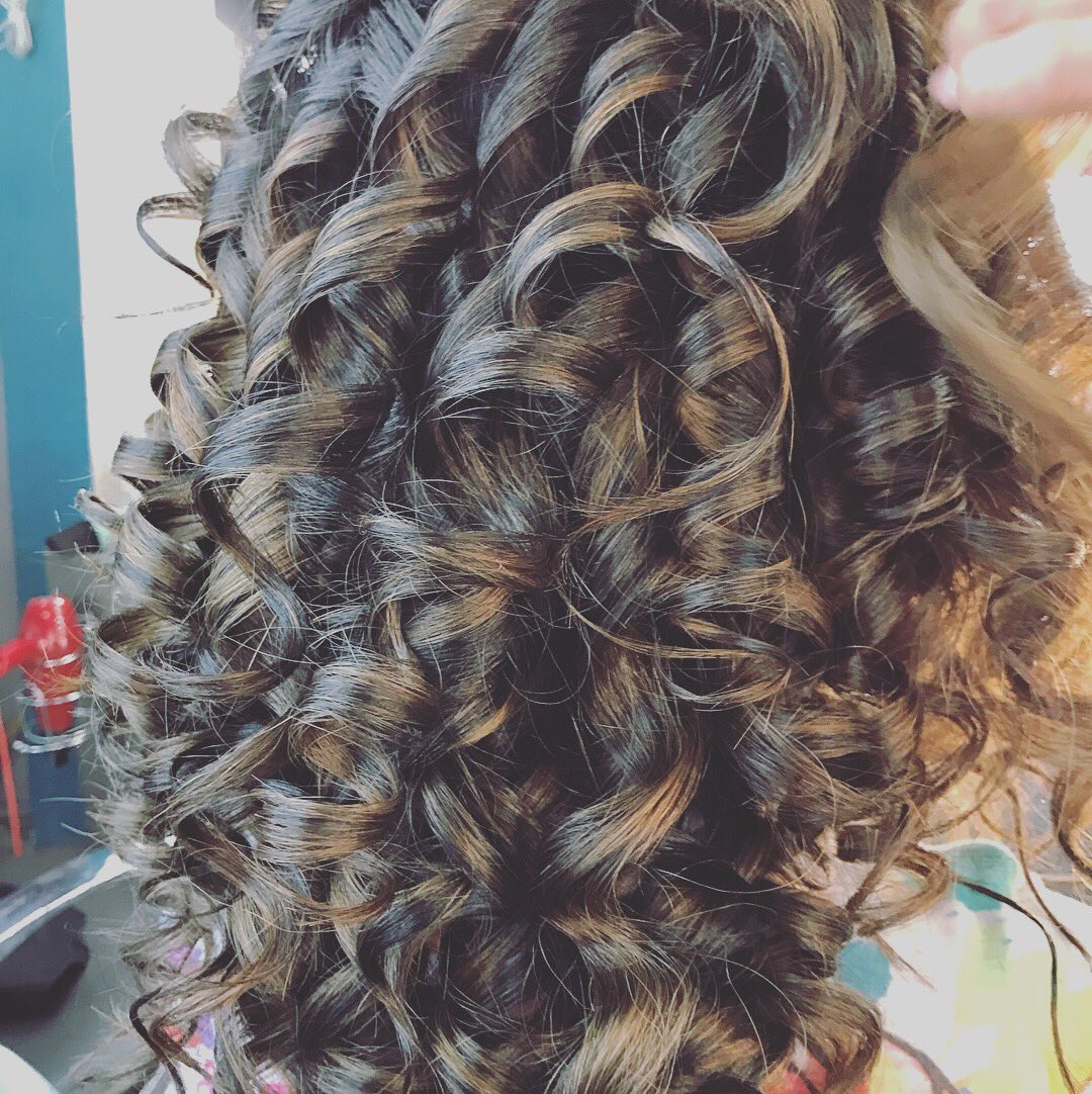 Fascinacao_salo's tweet photo. #fascinacaobylee #puebla #peluqueriadeautor #pueblacapital #efectodecolor #bylee https://t.co/u6PBbX6eDW